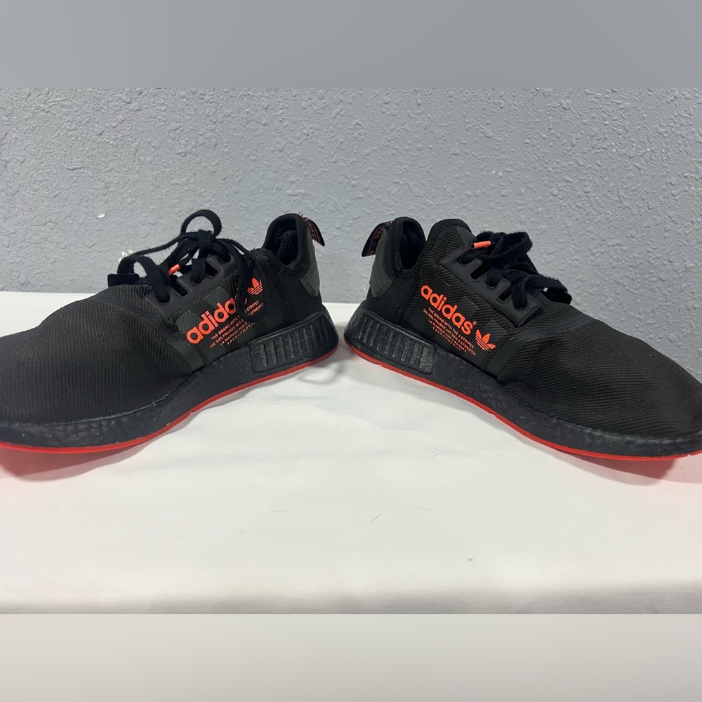 Adidas nmd r1 infrared black